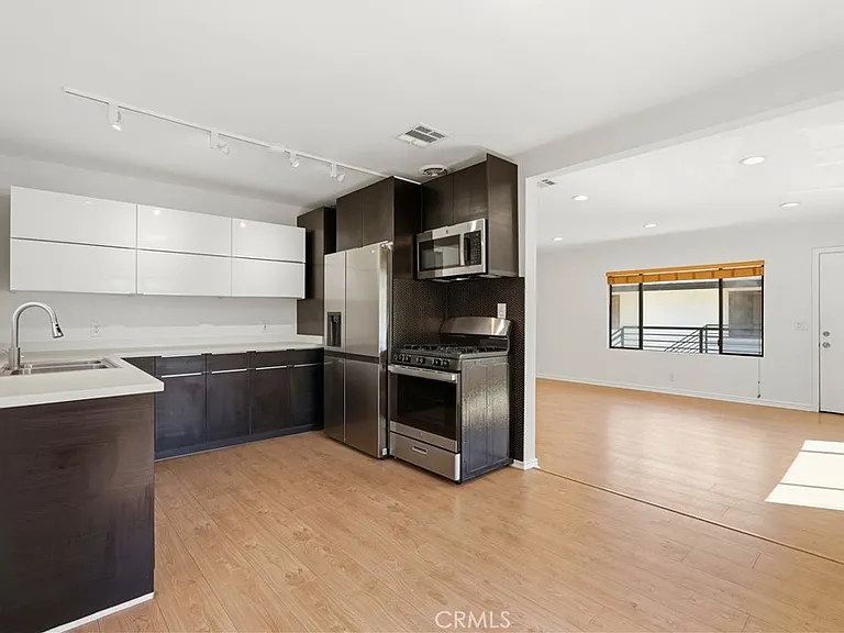 4965 Kester Ave #4 — Photo 12
