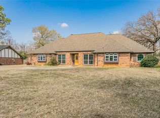 836 Chaparral Ct, Bedford, TX 76022
