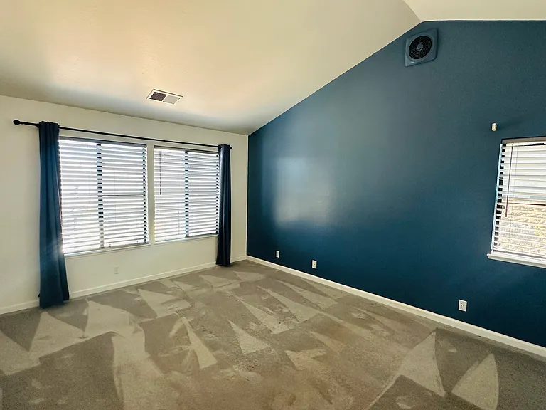 23460 Lakeridge Ave — Photo 8