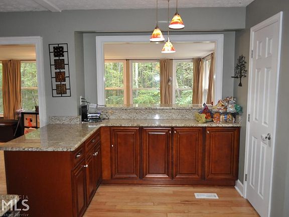2nd image of 150 Kingswood Dr