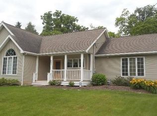 627 W Catawba Rd, Port Clinton, OH 43452