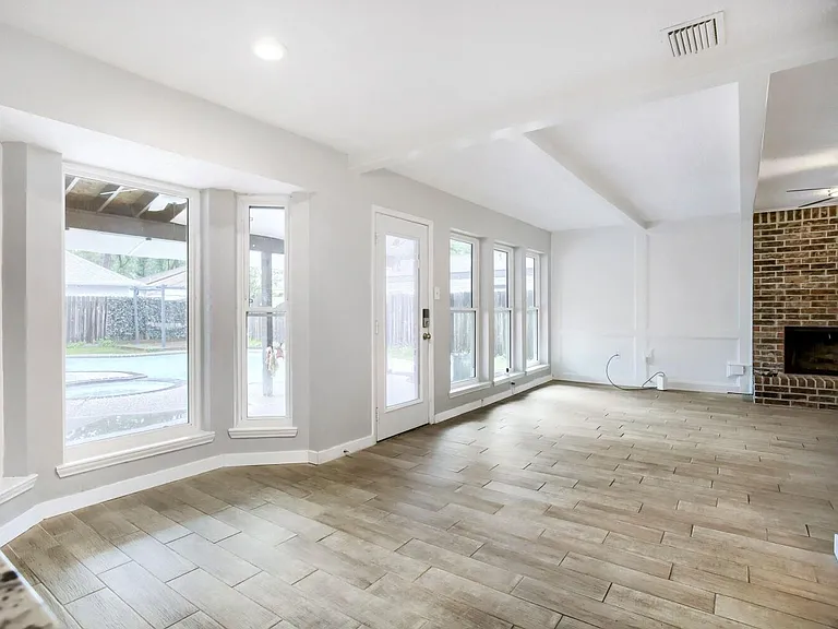3734 Blue Lake Dr — Photo 10