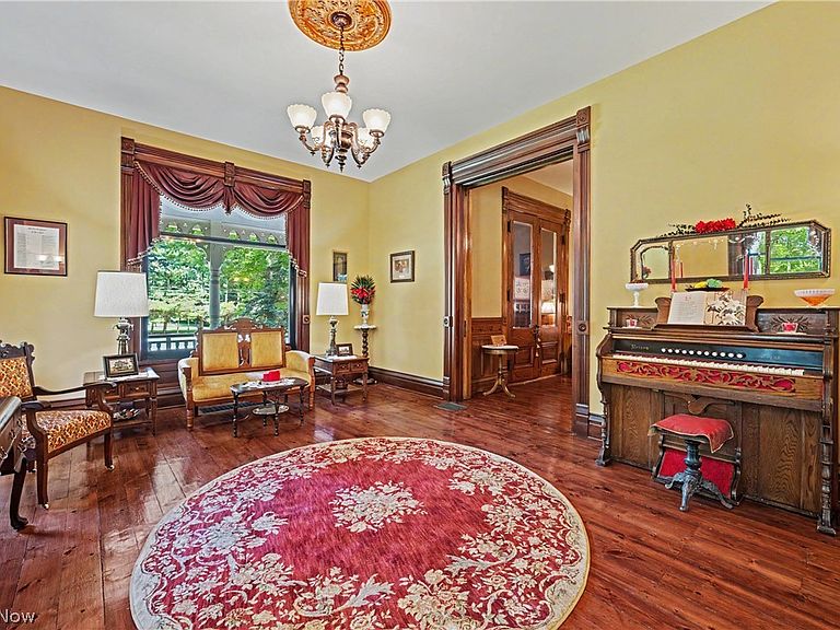 Listing photo 5