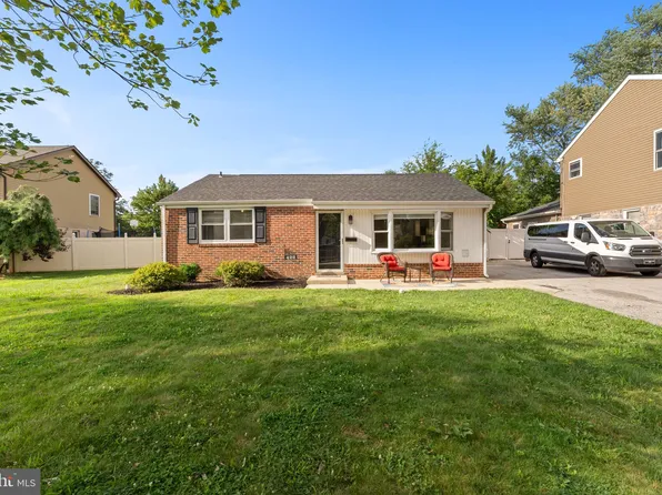 422 Bluebuff Rd, King Of Prussia, PA 19406