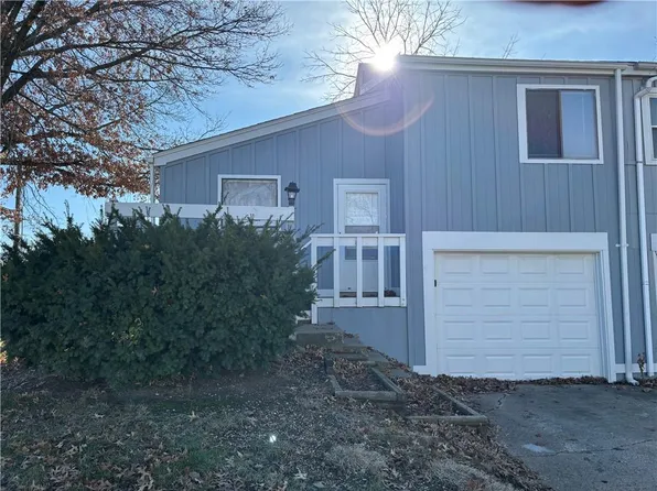 8434 Lane Pl, Raytown, MO 64138