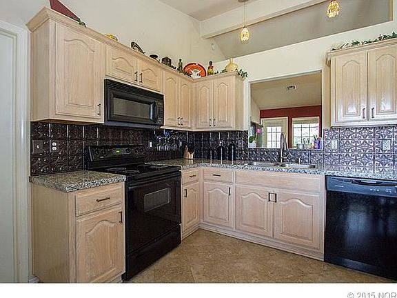 5th image of 3021 Village Dr