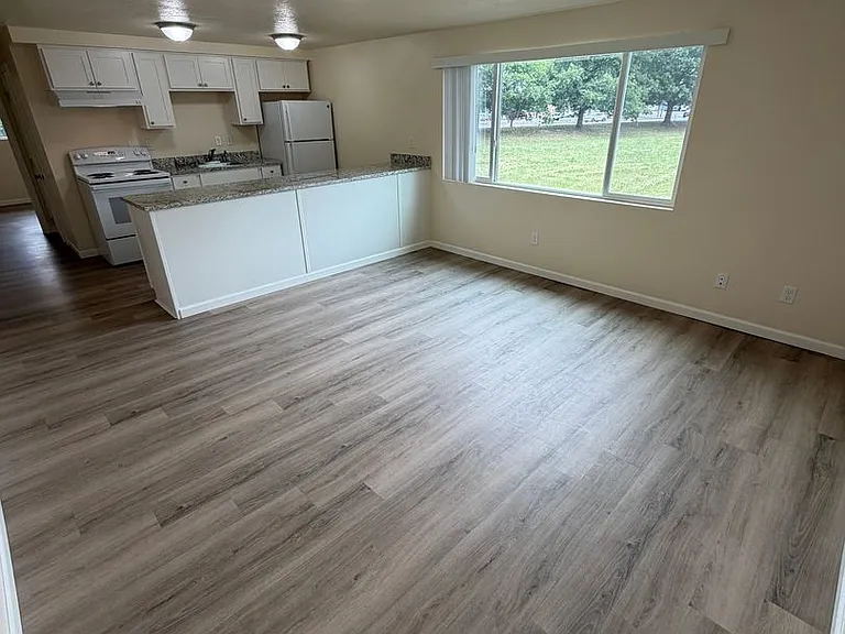 2215 Elm St SW — Photo 41