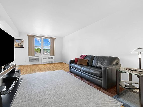 2nd image of 255 Fieldston Ter APT 6K
