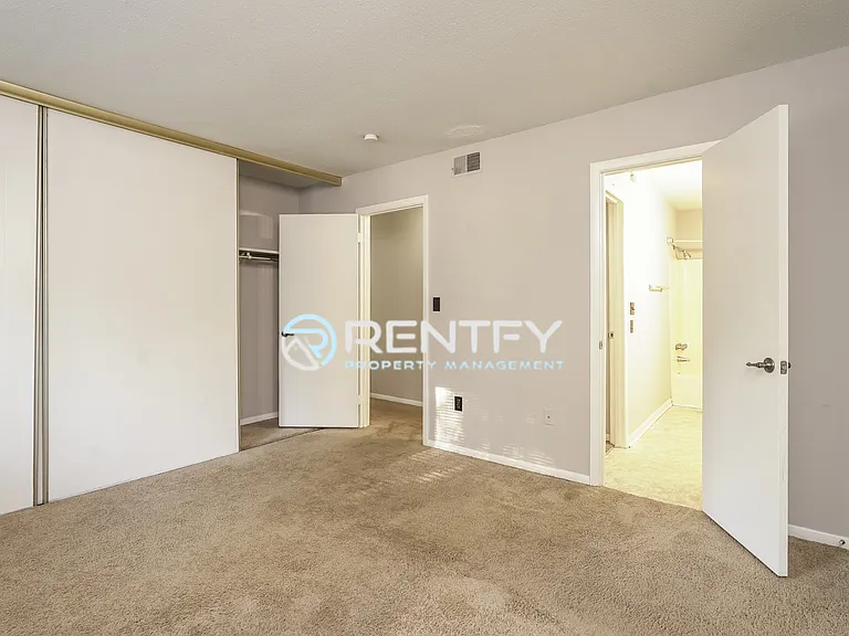 2260 Sunderland Rd #83W — Photo 7