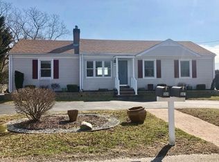554 Jepson Ln, Middletown, RI 02842