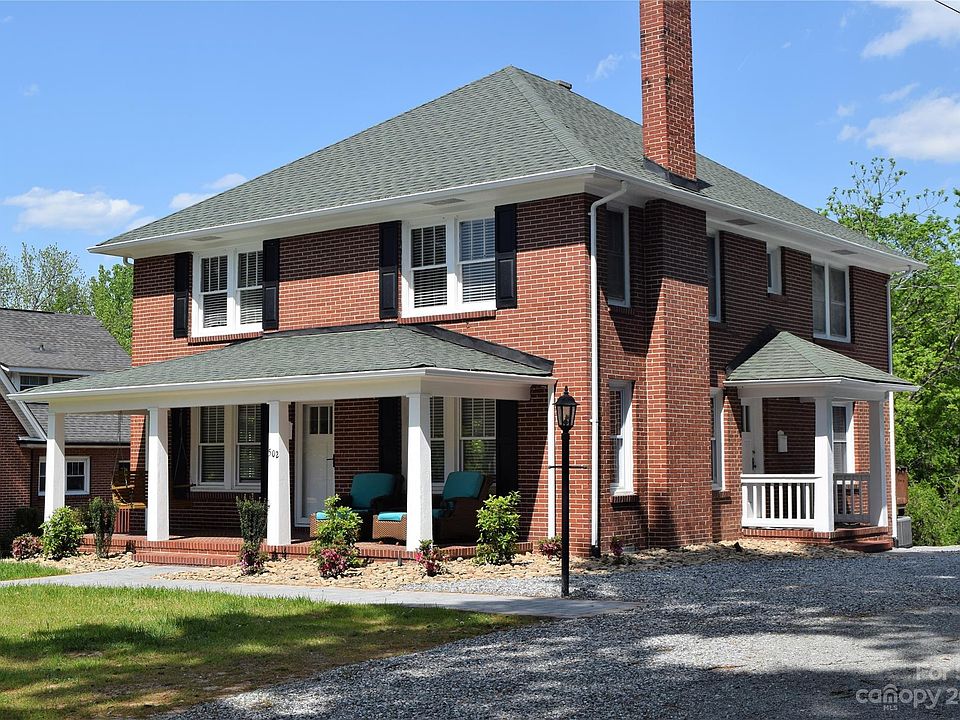 1st image of 502 N Aspen St