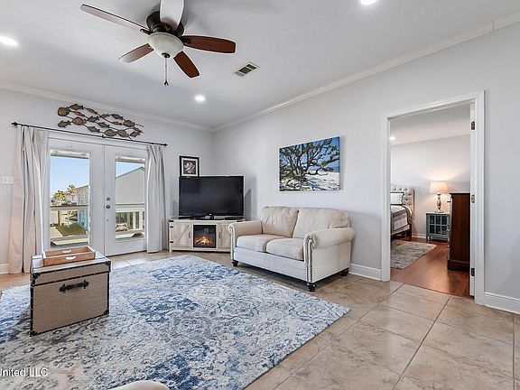 4th image of 109 Janelle Dr