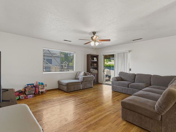 5th image of 1843 W 8th St