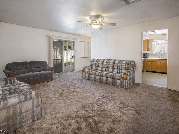 3rd image of 413 Bolsa Dr