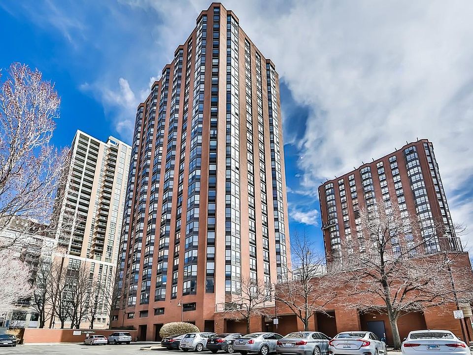 1st image of 899 S Plymouth Ct APT 109