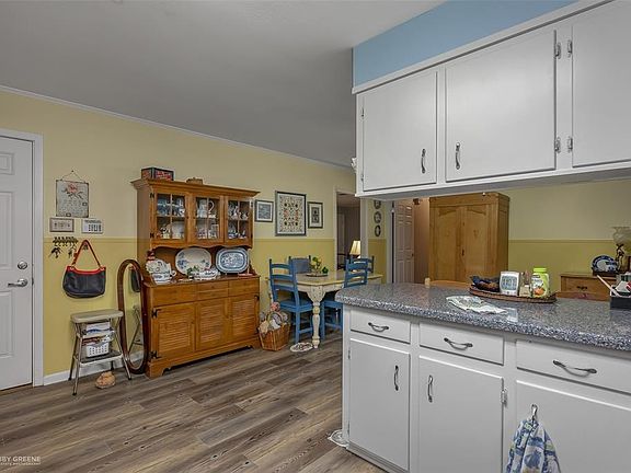 4th image of 1301 Georgia St