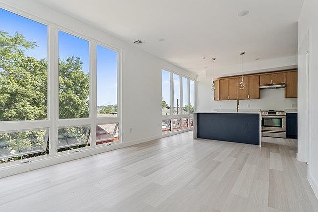 1st image of 330 Washington Ave #2R