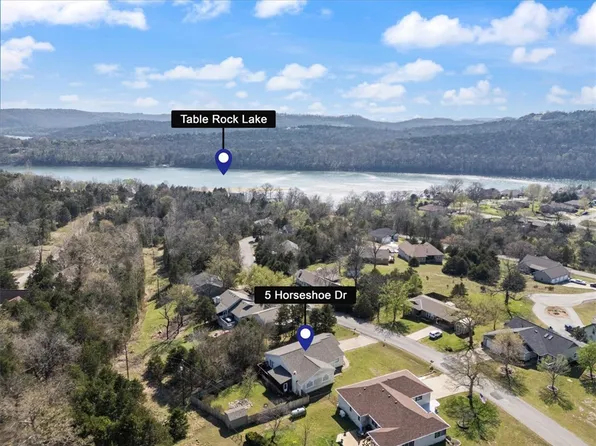 5 Horseshoe Dr, Eureka Springs, AR 72631