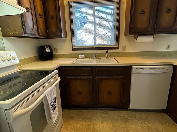 Kitchen and appliances
