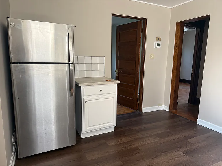 1009 Delta Ave — Photo 16