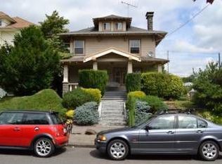 2437 NE Halsey St APT A, Portland, OR 97232