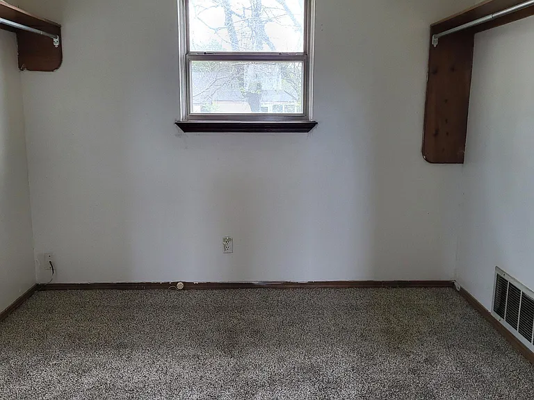 2620 N Brenda Ave — Photo 14