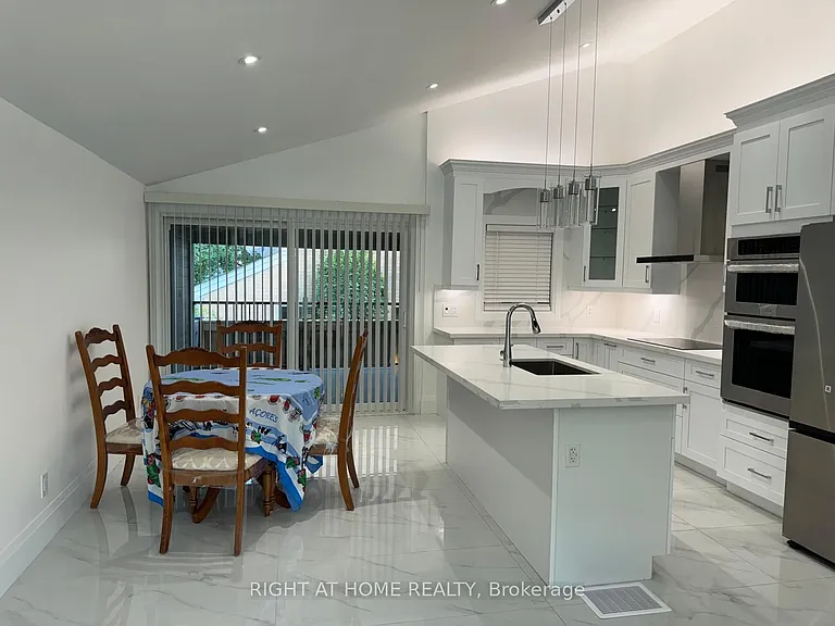 52 Sedgebrook Cres — Photo 6