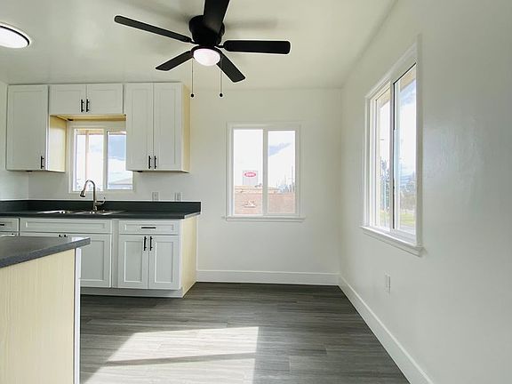 3rd image of 11742 S Vermont Ave #4