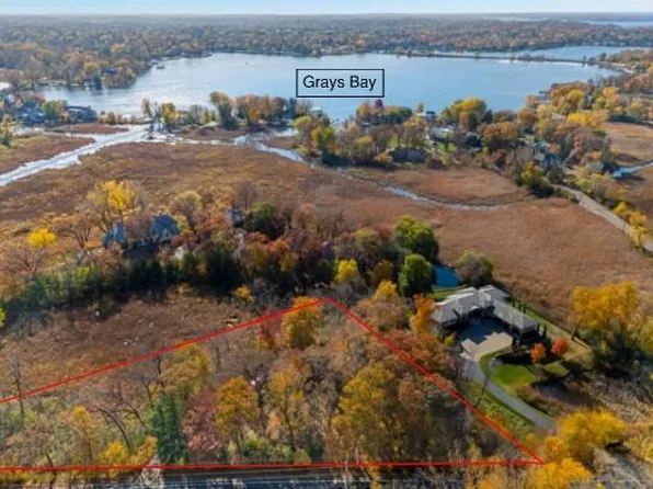 16307 McGinty Rd W, Wayzata, MN 55391