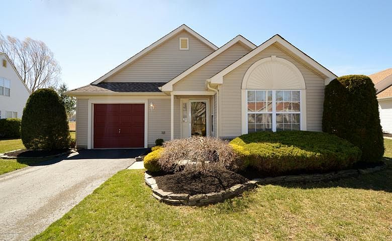 1st image of 2627 Falcon Ln