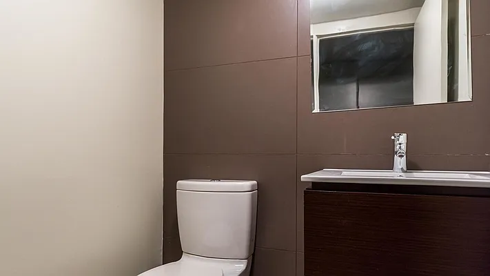 Rented by Nooklyn NYC LLC | media 12