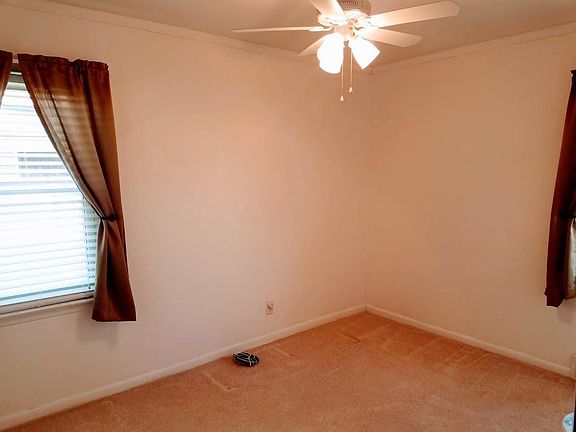 5th image of 5621 Northcote Ave