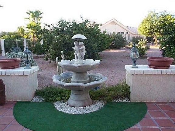 Rear Patio w/Fountain