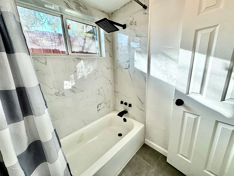 7321 Melrose Ln — Photo 24