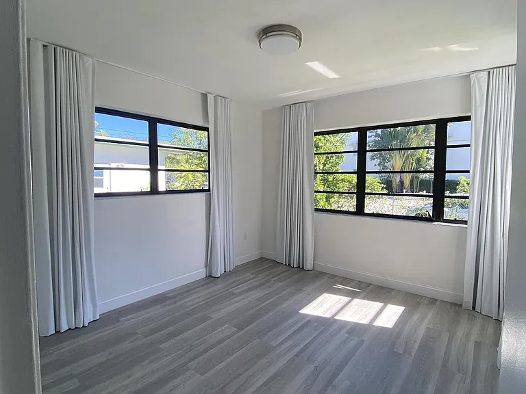 1101 Bay Dr — Photo 11