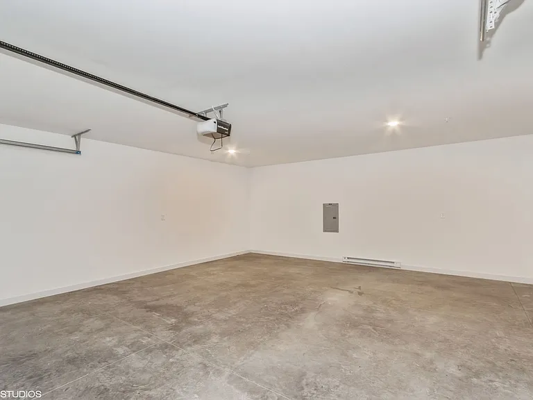 Big Ben Townhomes — Photo 11