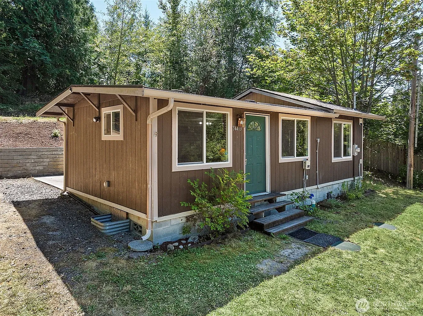 Thomas Rd E, Eatonville — Photo 3