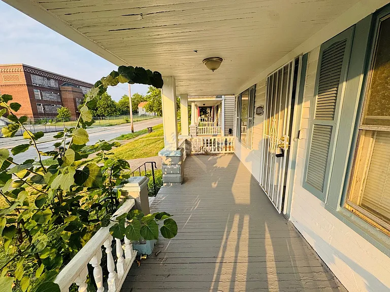 10004 Mt Auburn Ave — Photo 24