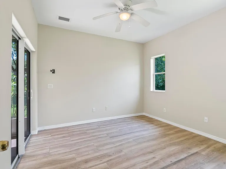 24 Lakecliff Dr — Photo 7