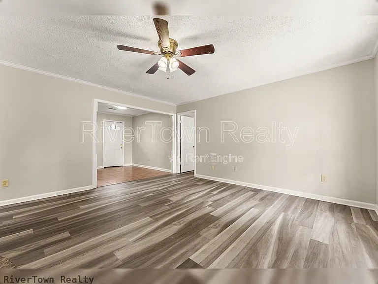 4585 Berrypick Ln S — Photo 17