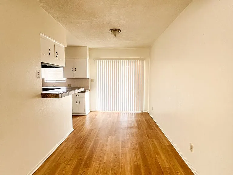 6256 Lupine Ave — Photo 3