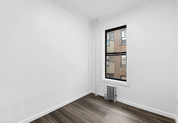 4th image of 218 Thompson St APT 18