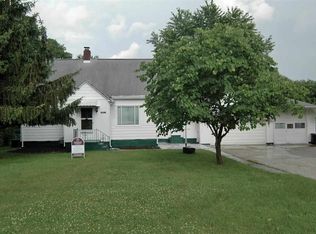 56914 Oak Rd, South Bend, IN 46619