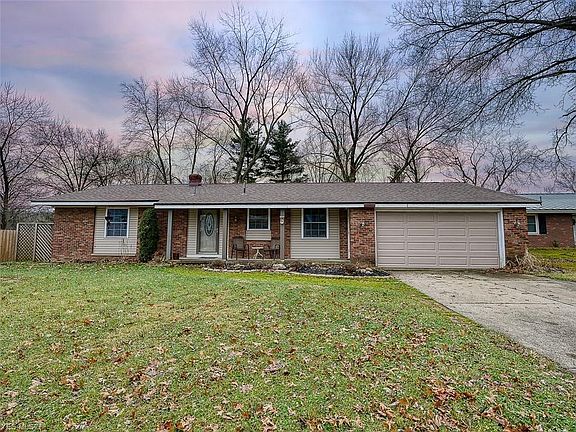 2nd image of 410 Strawberry Ln