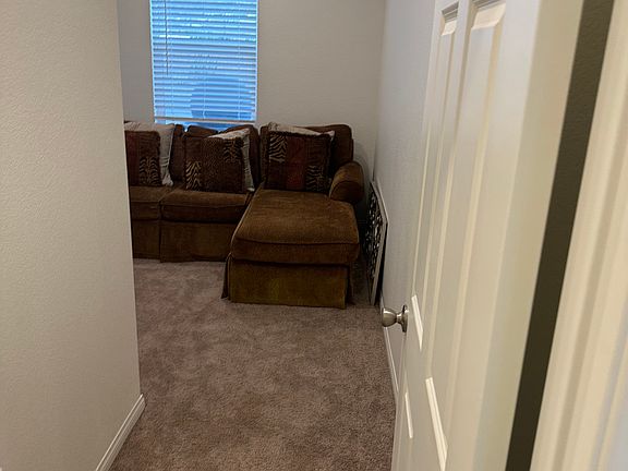 4th image of 30528 Greenfield Dr
