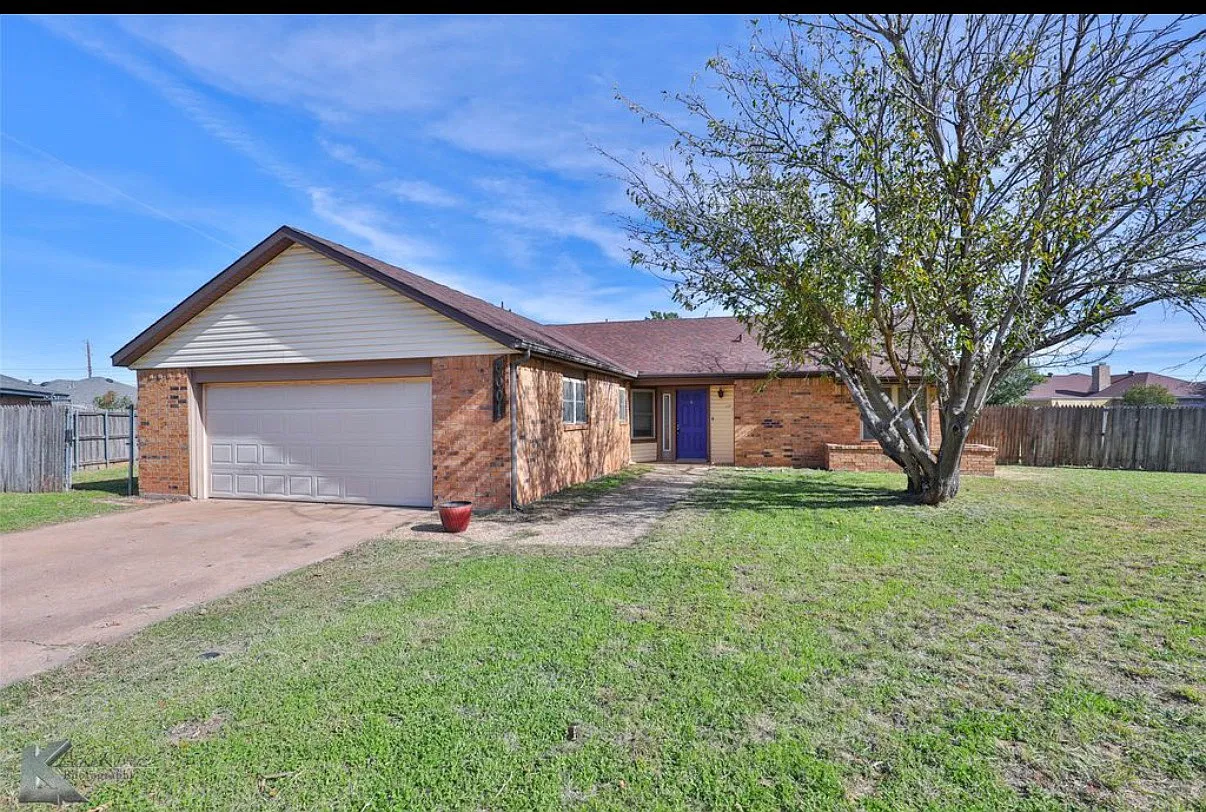 3 bed, 1446 sqft, $2,500 — Photo 1