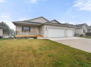 5209 S Mayo Ave, Sioux Falls, SD 57106