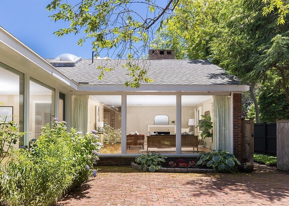 17 Gray Gdns E, Cambridge, MA 02138 | Zillow