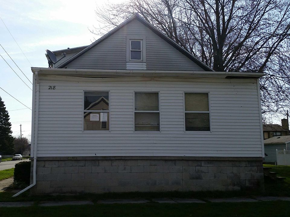 1st image of 218 N 3rd St