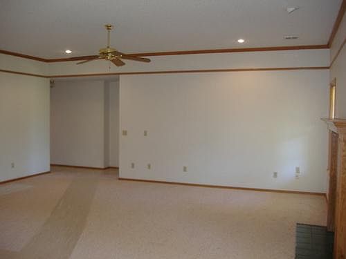 3rd image of 1022 E Green Acres Dr